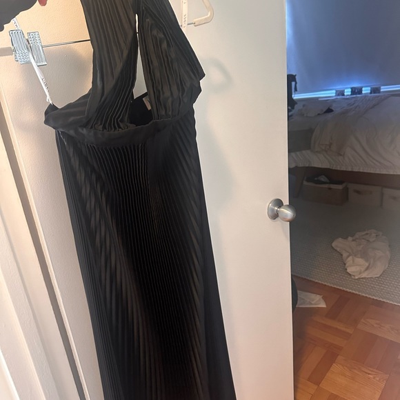 Lidee Renaissance Sleeveless Pleated Gown - Picture 4 of 6